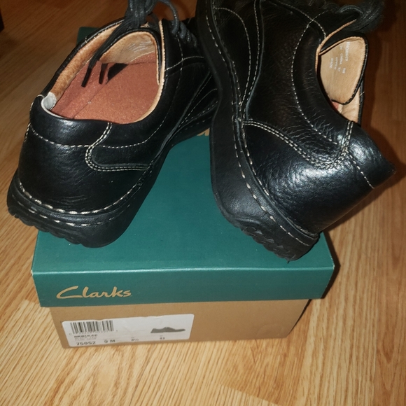 Clarks Black Leather shoes Size 9 - Picture 5 of 7